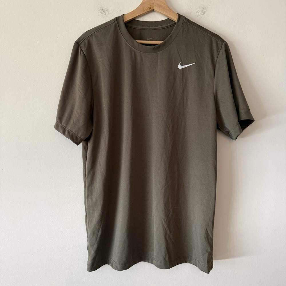 NWT Nike Men's Dri-FIT Legend Short Sleeve Training Shirt Size M- DX0989-222 - Picture 2 of 10